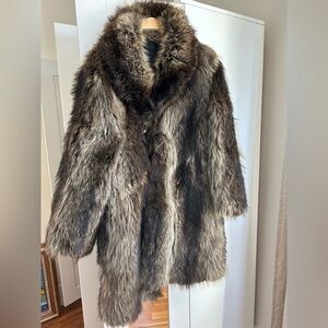 Vintage Fur Coat – Look Like a Luxurious Woodland Creature Who Owns Property